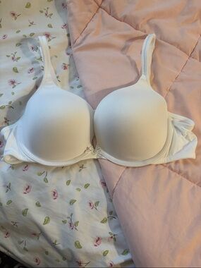 Cacique White Padded T-Shirt Bra